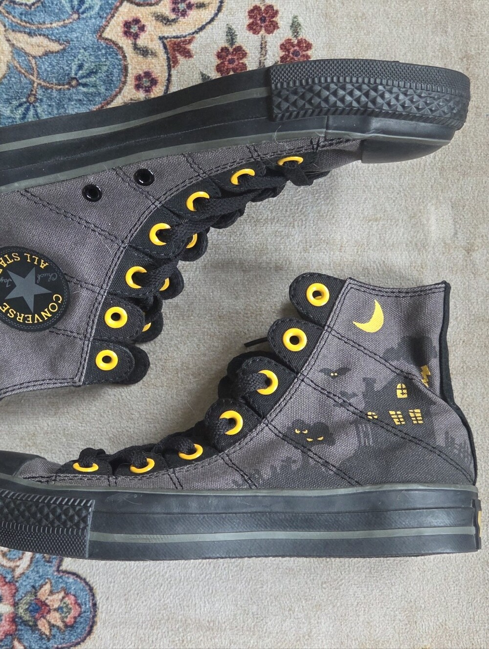 Converse Haunted House Sneakers- Kids Size 5